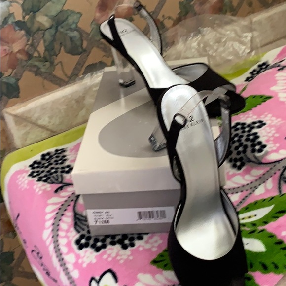 Shoes - Picture 1 of 3